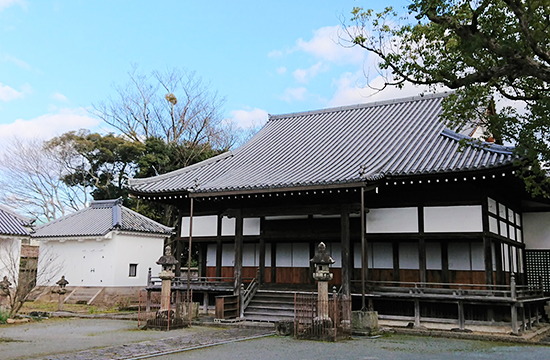 長福寺の本堂の外観